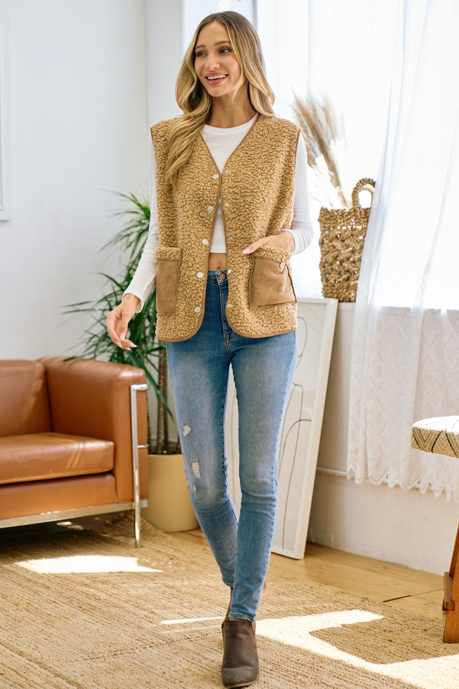 Sherpa Fleece Snap Buttoned Vest with Faux Suede Patched Pocket