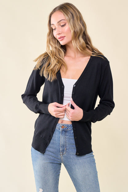 Women's Lightweight V-neck Buttoned Cardigan